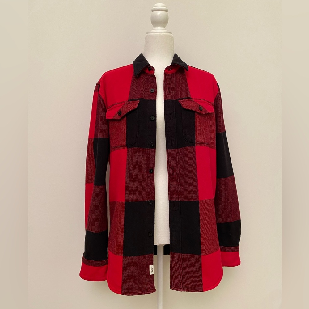 AMERICAN EAGLE OUTFTTERS JACKET/ SHACKET FLANNEL SIZE SMALL